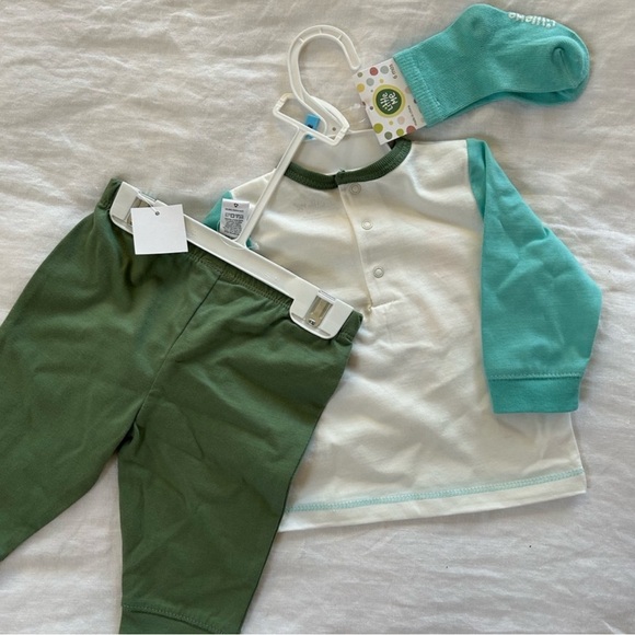 NWT Carters, Old Navy, Little Me Dinosaur outfit bundle - Picture 8 of 9